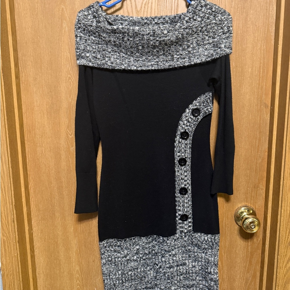 VENUS Black and White Knit Dress